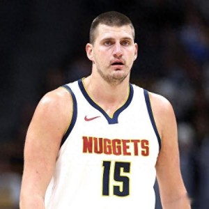 网站入口-独自带队轻取准三双 无解约基奇杀死MVP竞争悬念